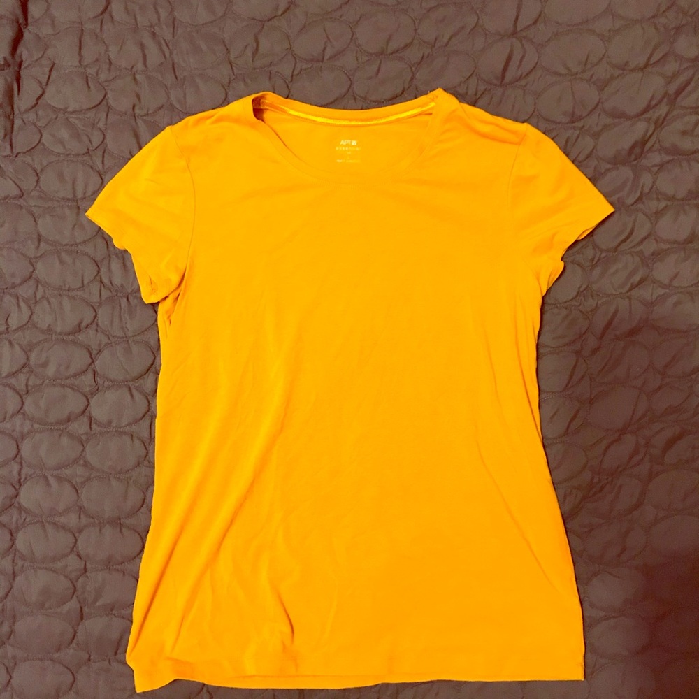 Apt 9 Large Mustard Yellow Tee